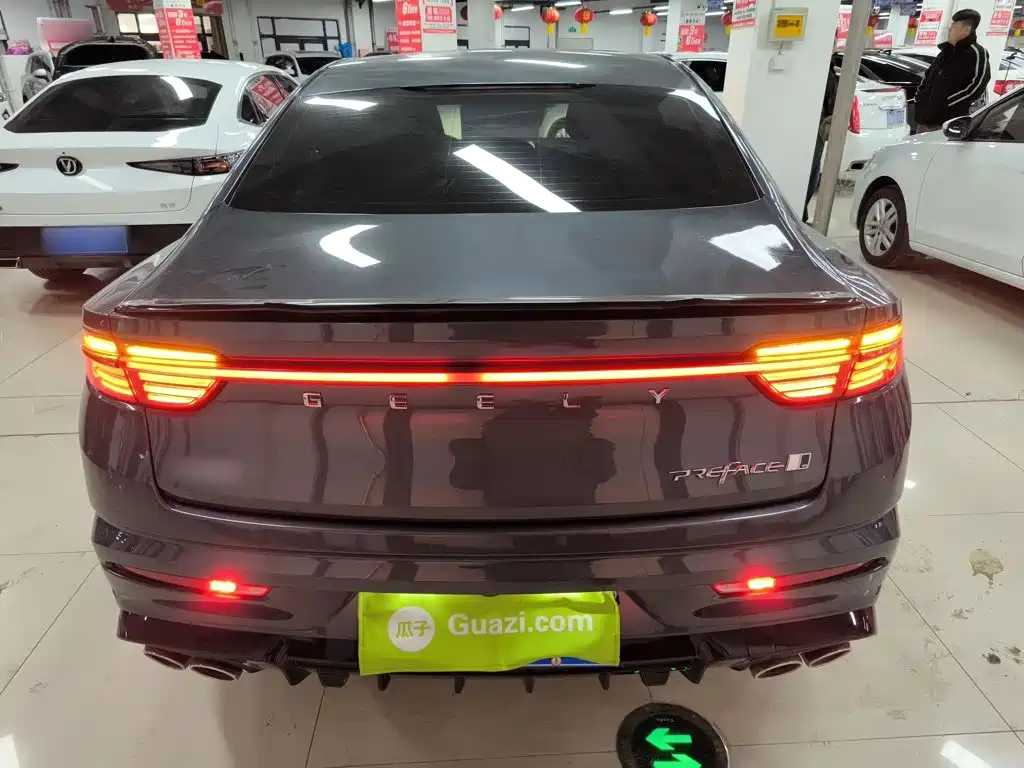 Фото 6 - Geely Preface