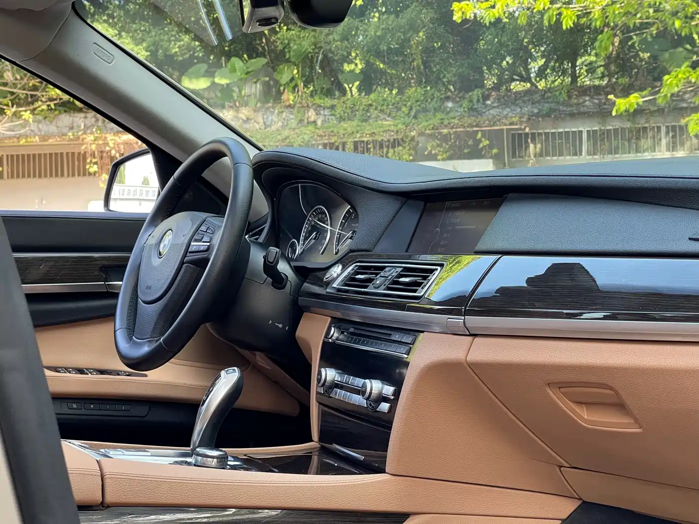 BMW 7 Series 2009 740Li Premium фото 24