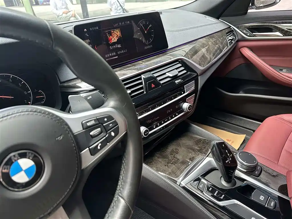 BMW 5 Series 2019 530Li Leading M Sport Package фото 13