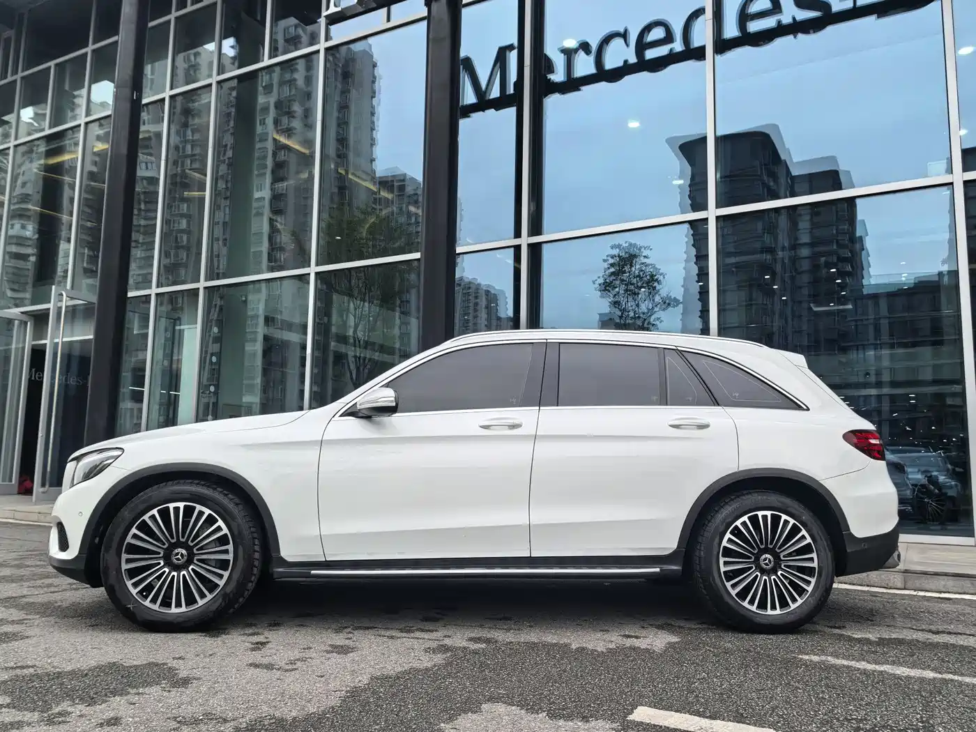 Mercedes-Benz GLC 2019 Model GLC 200 L 4MATIC фото 4