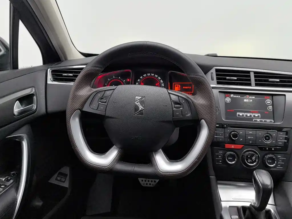 DS 6 2015 2014 1.6T Luxury Edition THP160