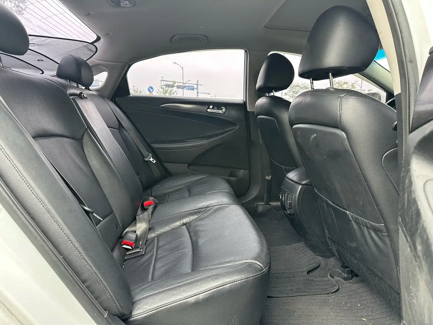 Hyundai Sonata 2013 2.4L Automatic Luxury Edition (China IV) фото 12