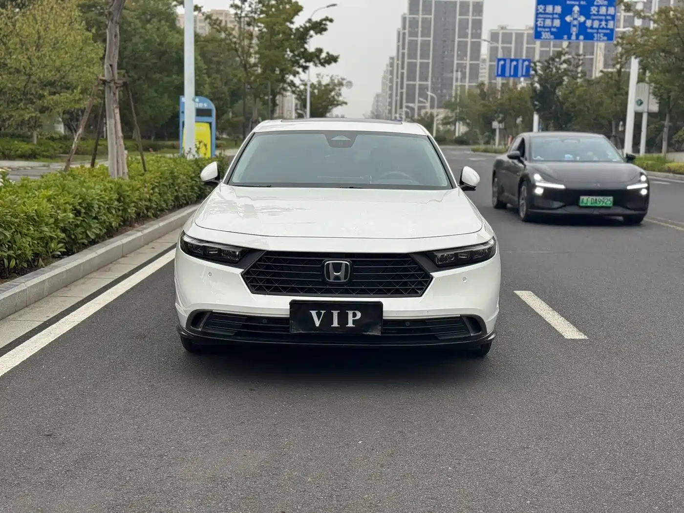 Фото 1 - Honda Accord