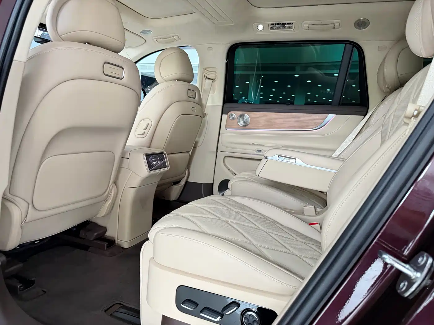 AITO Wenjie AITO M9 2025 Extended Range Ultra 52kWh 6-Seater фото 8