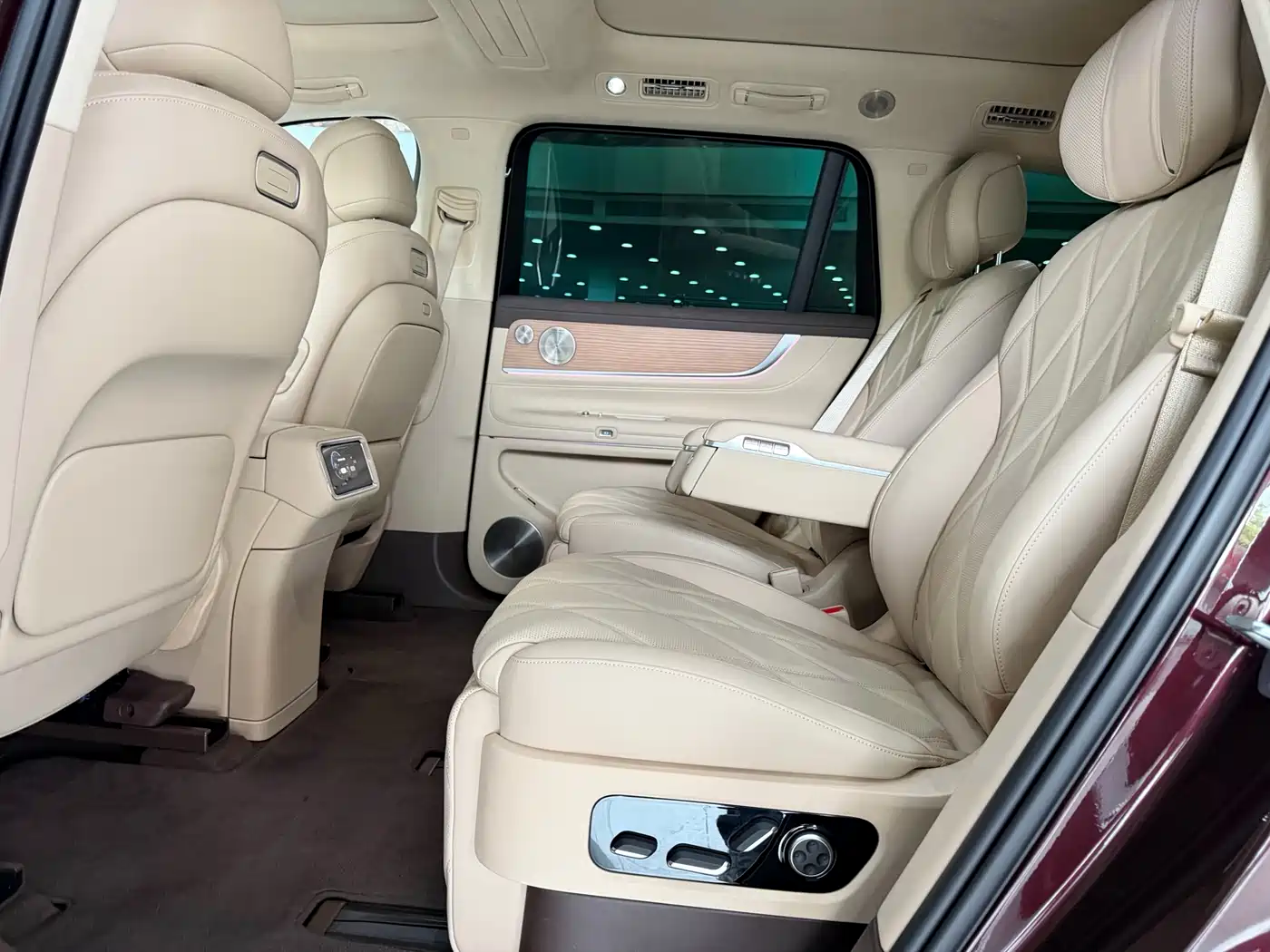 AITO Wenjie AITO M9 2025 Extended Range Ultra 52kWh 6-Seater фото 7
