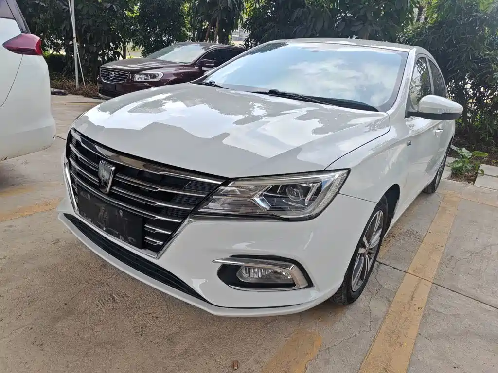 Roewe i5 2019 1.5L Manual 4G Connected LingHao Flagship Version