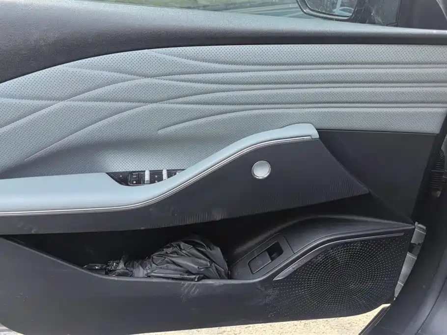 GEELY GALAXY GALAXY E8