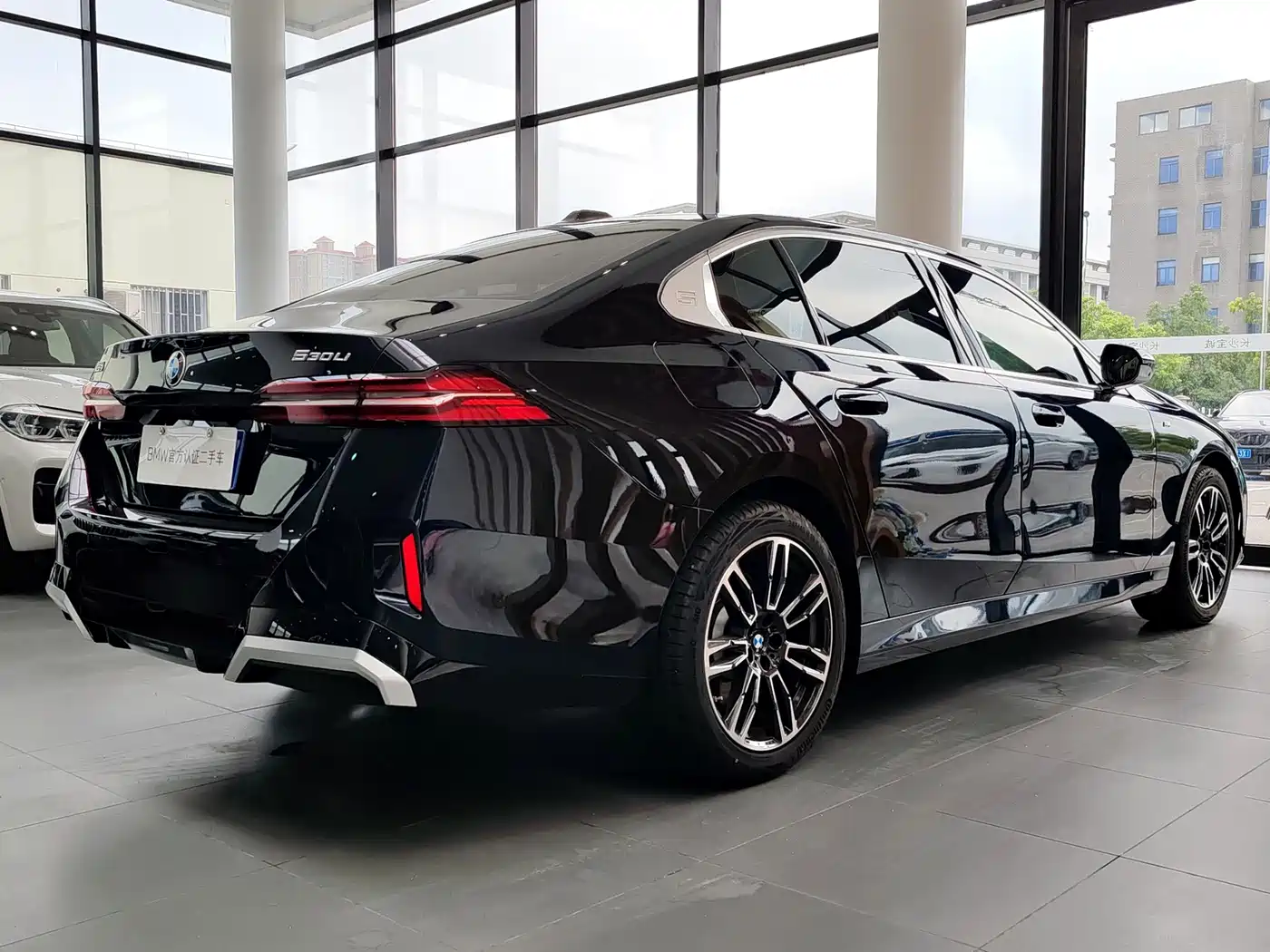 BMW 5 Series, миниатюра 5