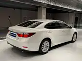 Фото 5 - Lexus ES