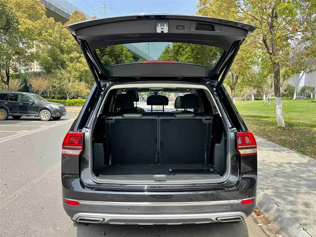 Volkswagen Teramont 2020 380TSI 4WD Luxury Edition China VI фото 8