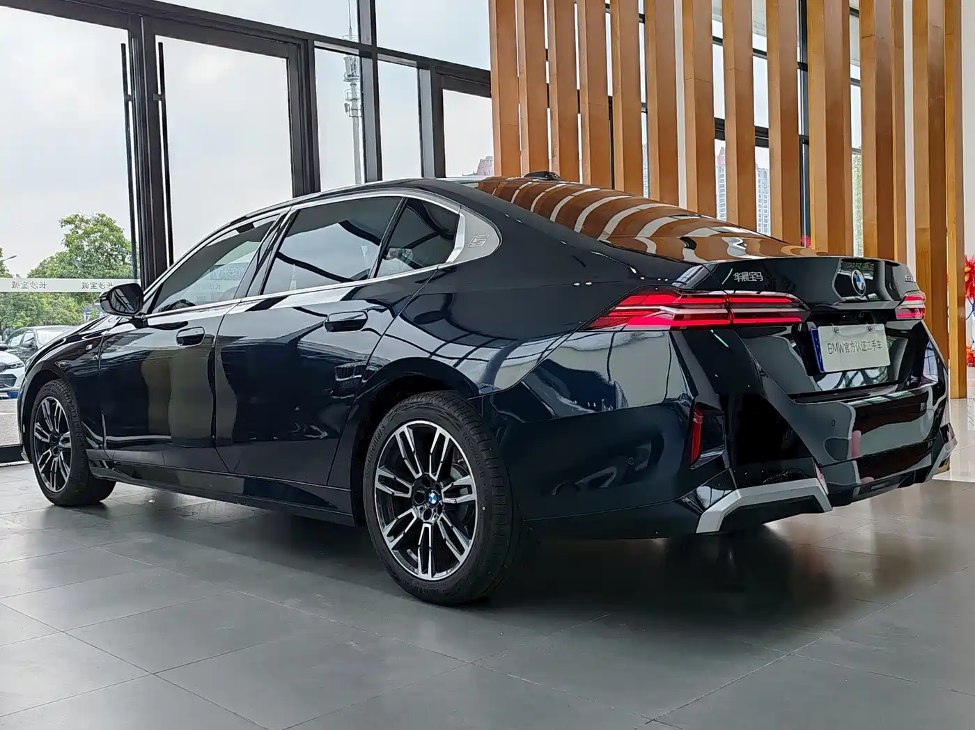 BMW 5 Series, миниатюра 7
