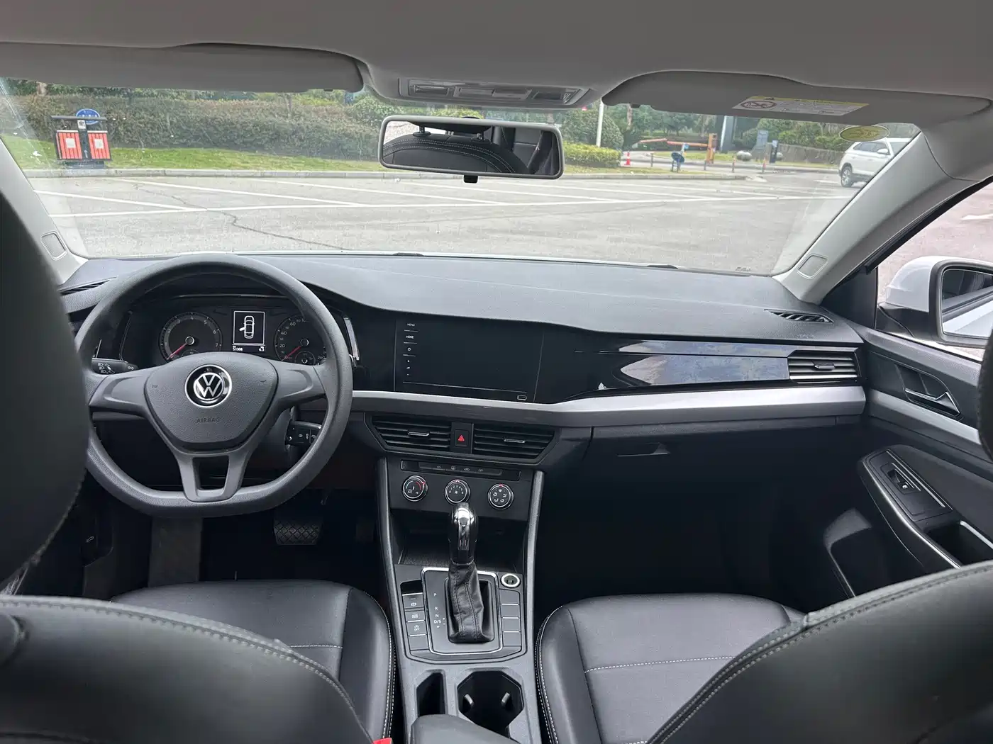VOLKSWAGEN BORA