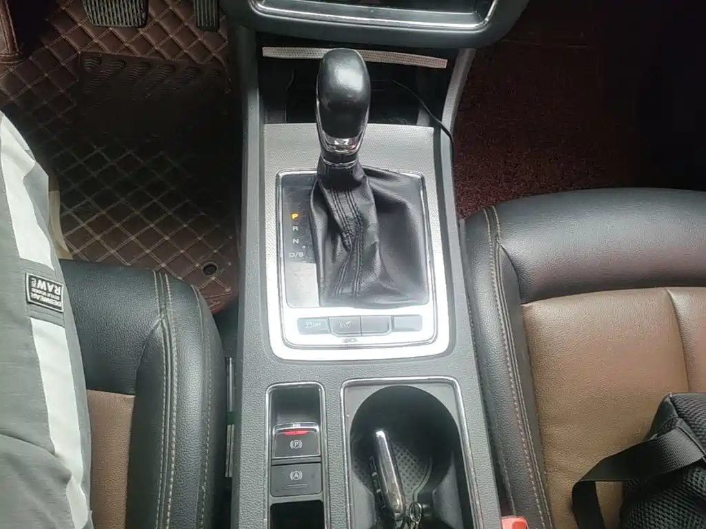 Roewe i6 2017 2017 20T Auto Internet Smart Enjoy Edition
