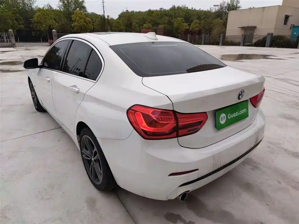 BMW 1 Series 2017 118i Sport фото 5