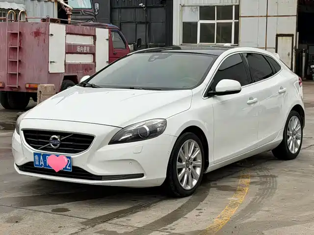 Volvo Volvo V40 2013 2.0T Elegance Edition