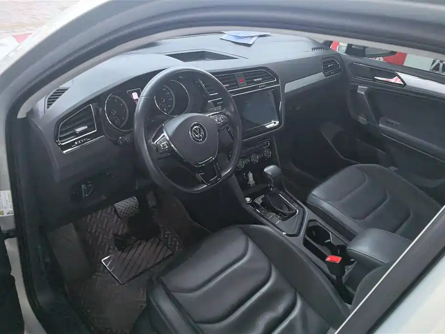 Volkswagen Tiguan L 2021 330TSI Automatic 2WD Smart фото 12
