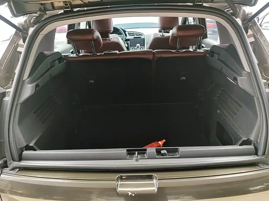 Peugeot 3008 2017 2016 2.0L Automatic Classic Edition