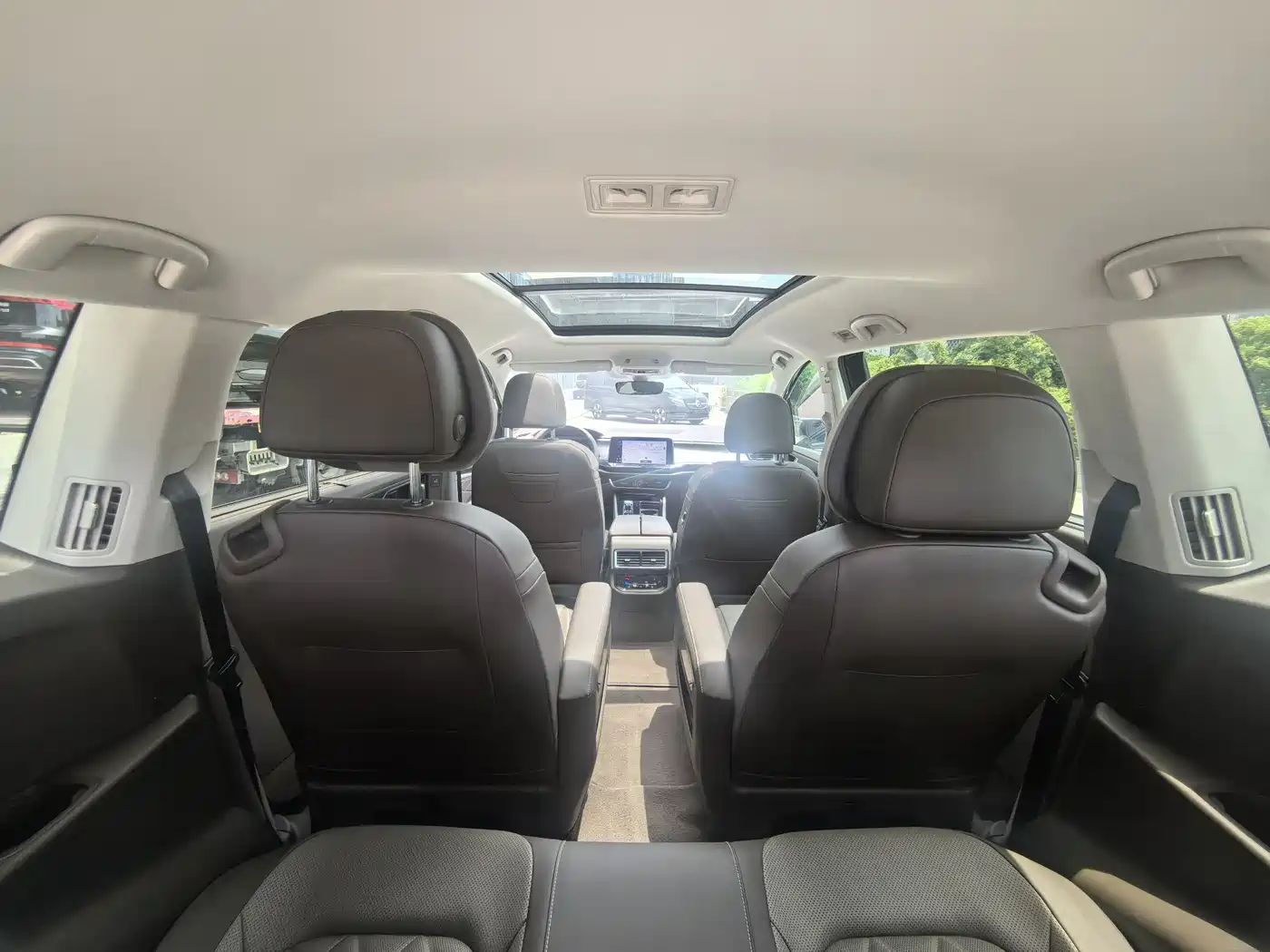 Volkswagen Viloran 2024 380TSI Executive Edition фото 12