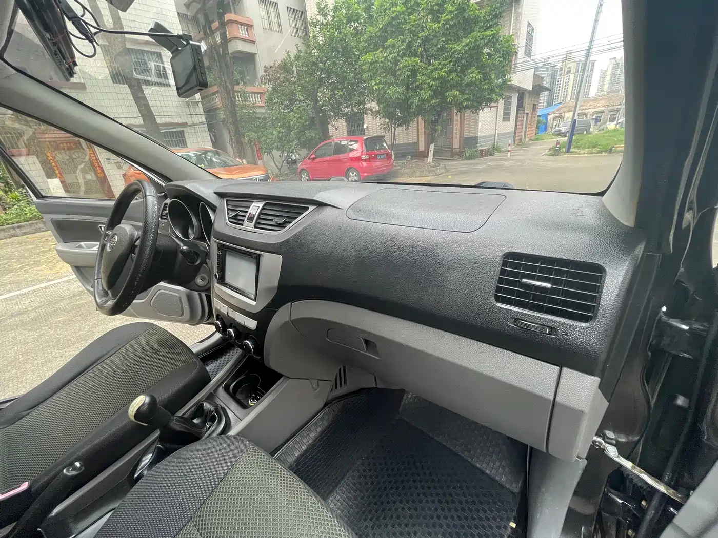 FAW Senya S80 2014 2014 1.5L Manual 7-seater Sport Urban C Edition