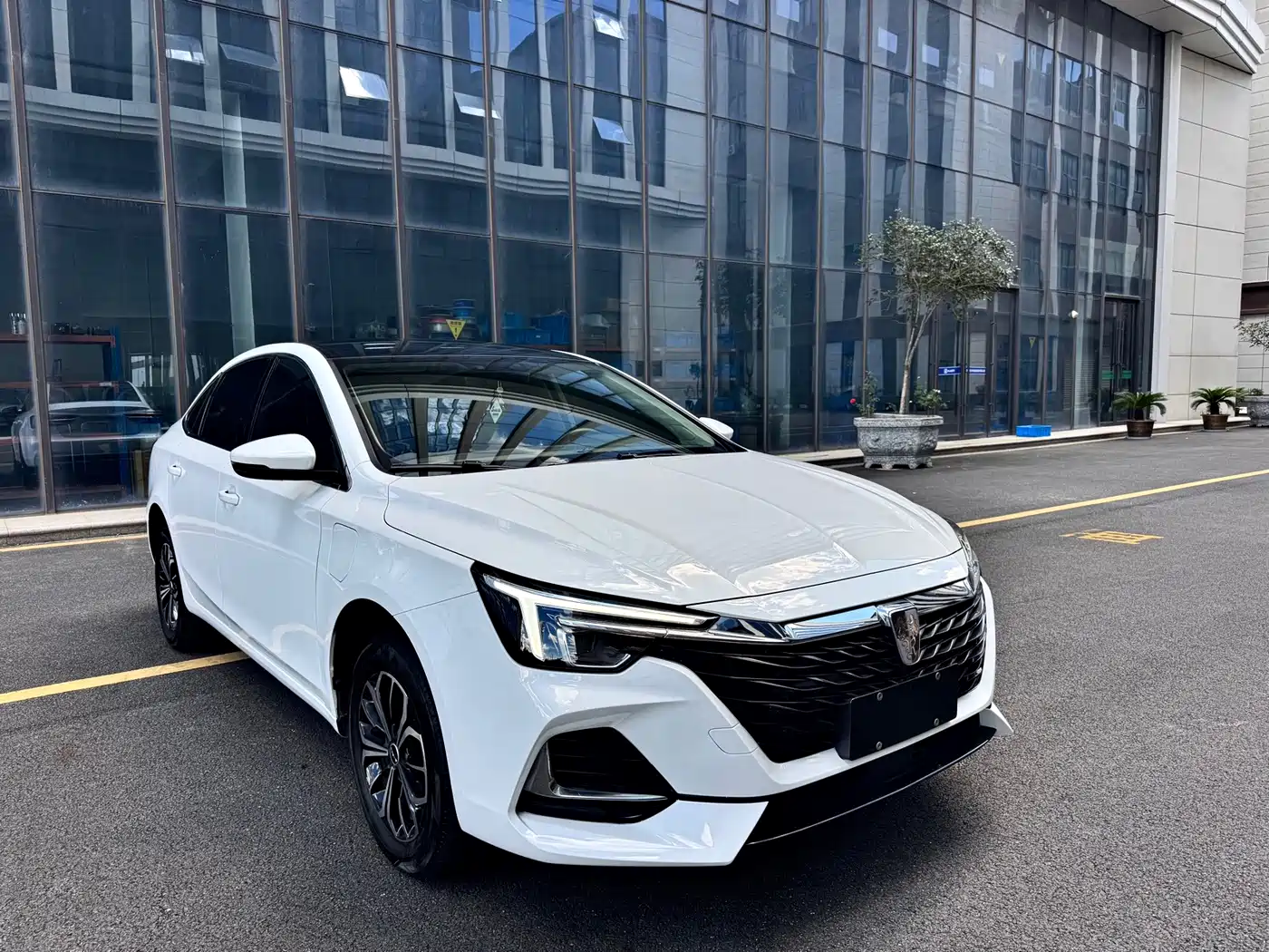 Roewe i6 MAX EV 2023 2023 EV 420 Sunroof Special Edition