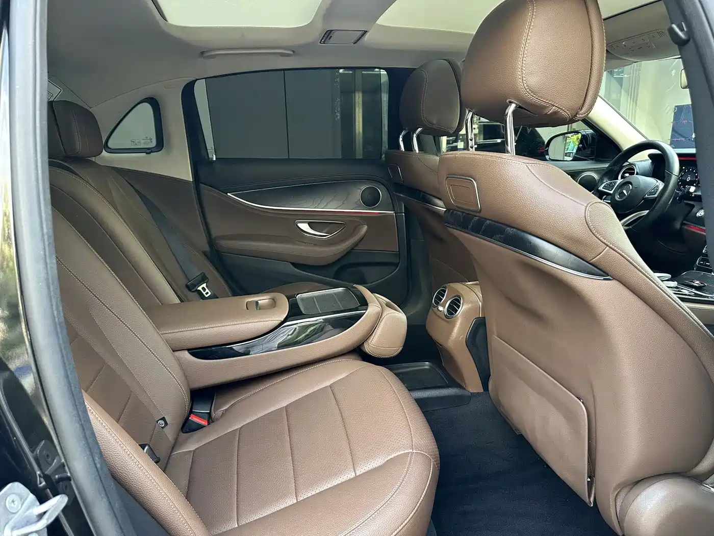Mercedes-Benz E-Class 2017 E 300 L Sport Luxury фото 10