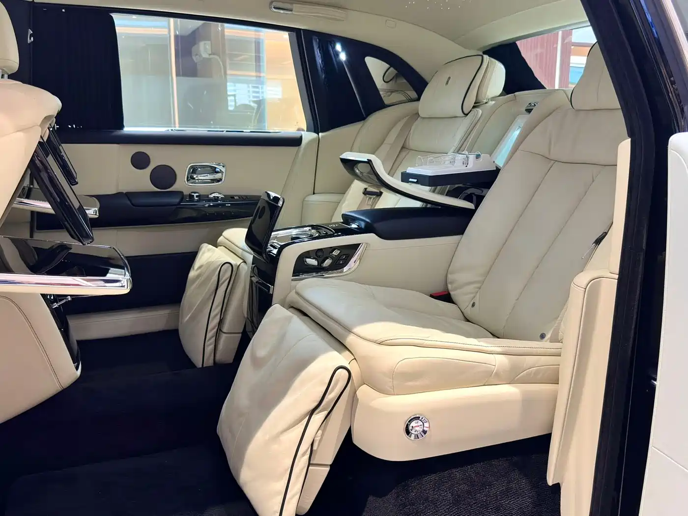 Rolls-Royce Phantom 2018 6.7T Long Wheelbase Version фото 20
