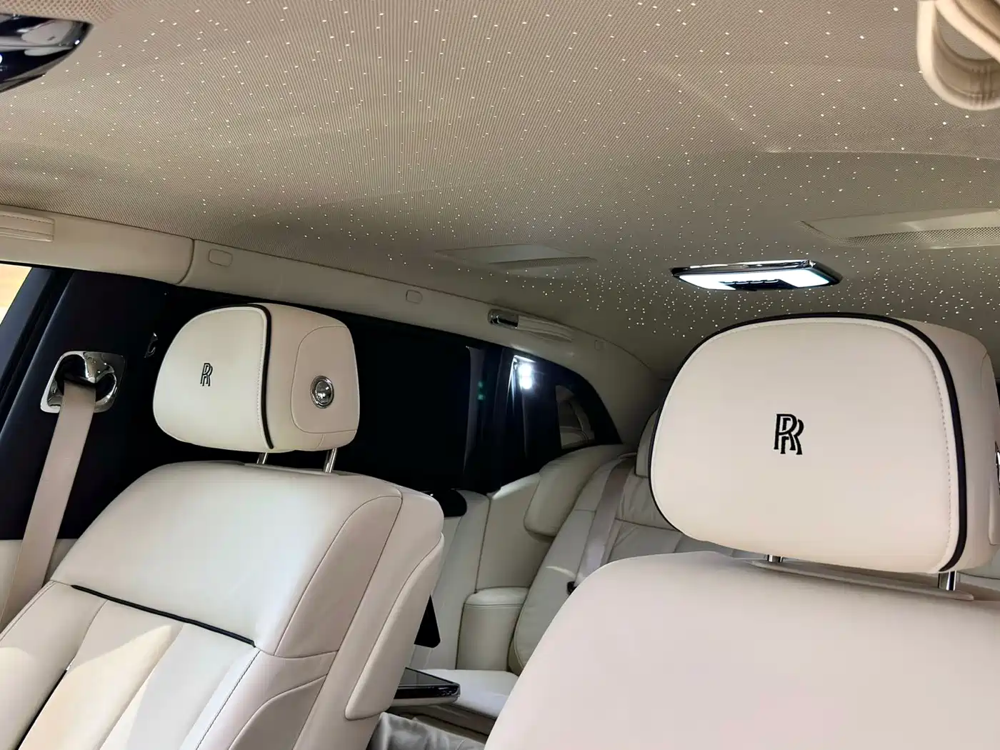 Rolls-Royce Phantom 2018 6.7T Long Wheelbase Version фото 18