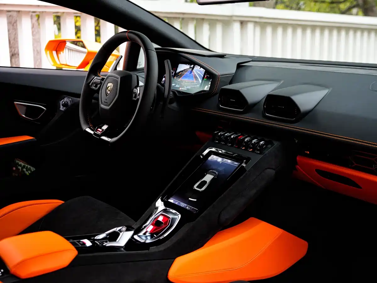 LAMBORGHINI HURACÁN