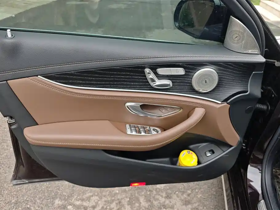 Mercedes-Benz E-Class 2023 E 260 L Sport фото 7