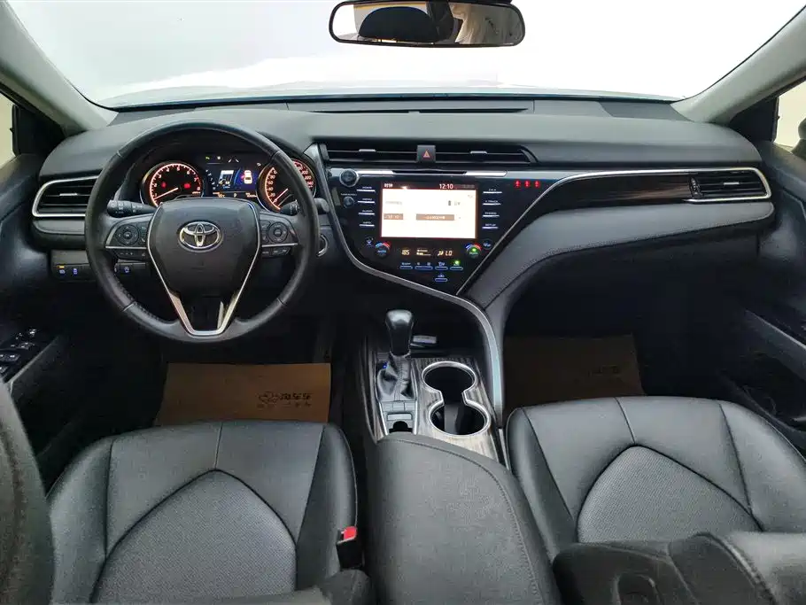 Toyota Camry 2018 2.5G Luxury Edition фото 12