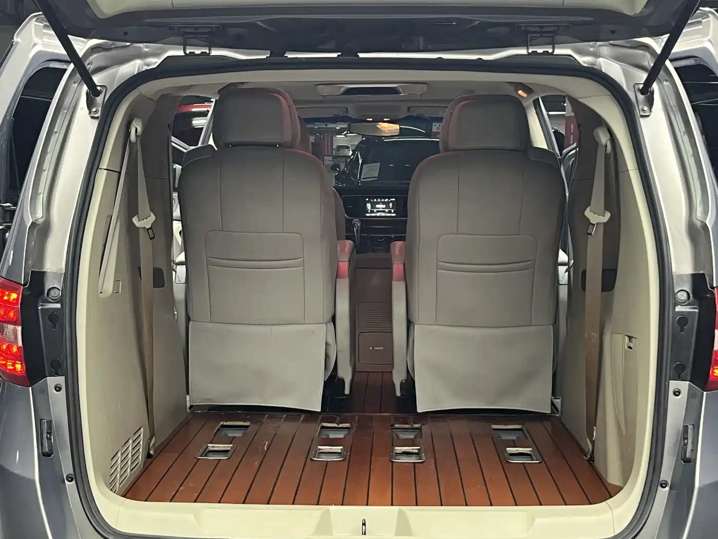 Buick GL8 2018 28T Comfort China VI фото 26