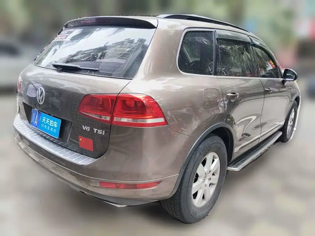 Фото 2 - Volkswagen Touareg