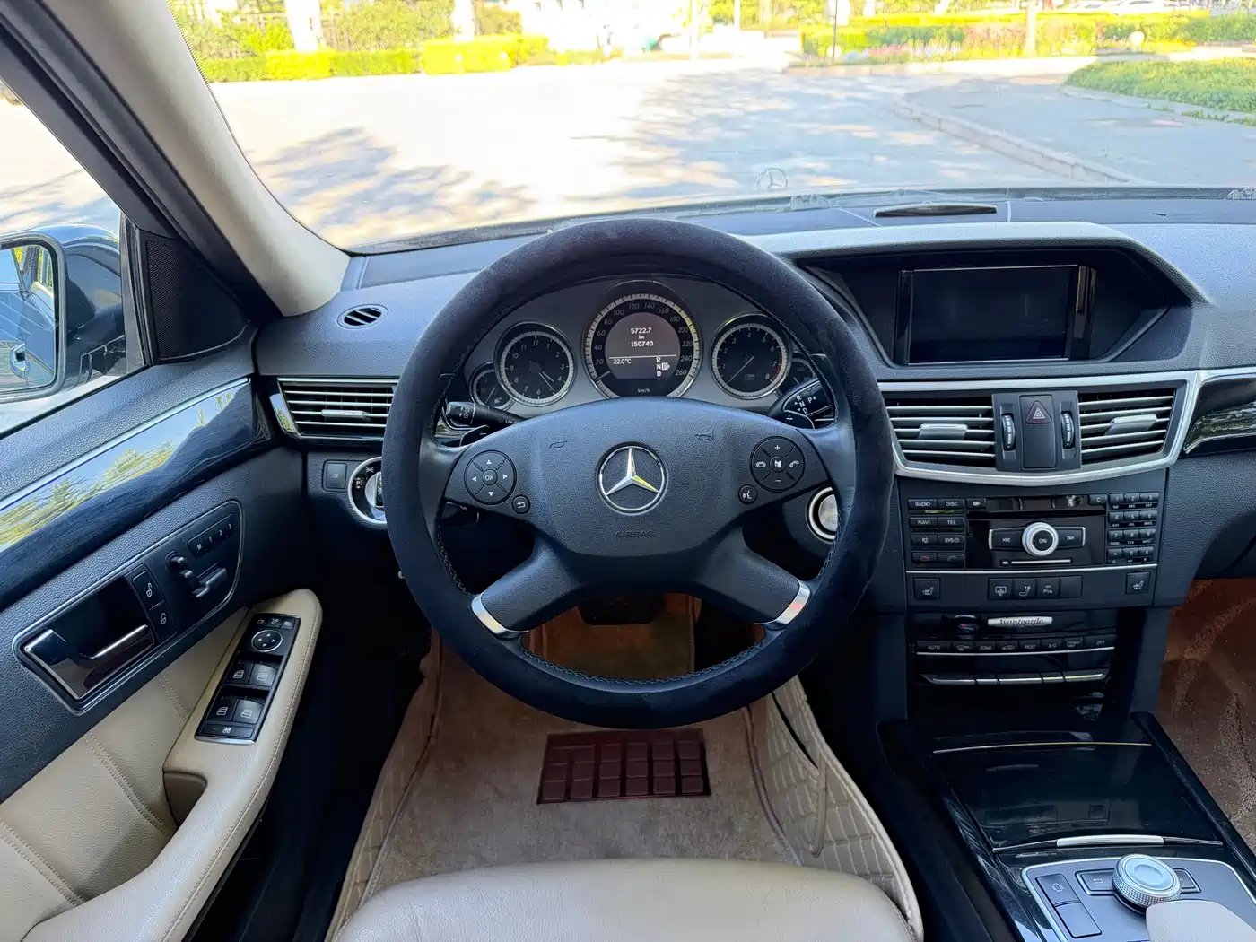 Mercedes-Benz E-Class 2010 E 300 L Fashion фото 17