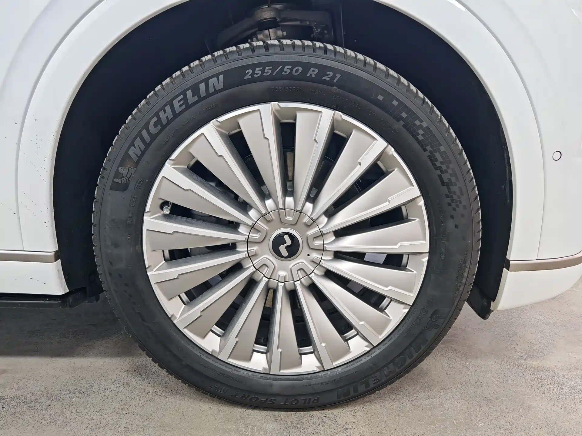 Photo 15 - Ledao L90