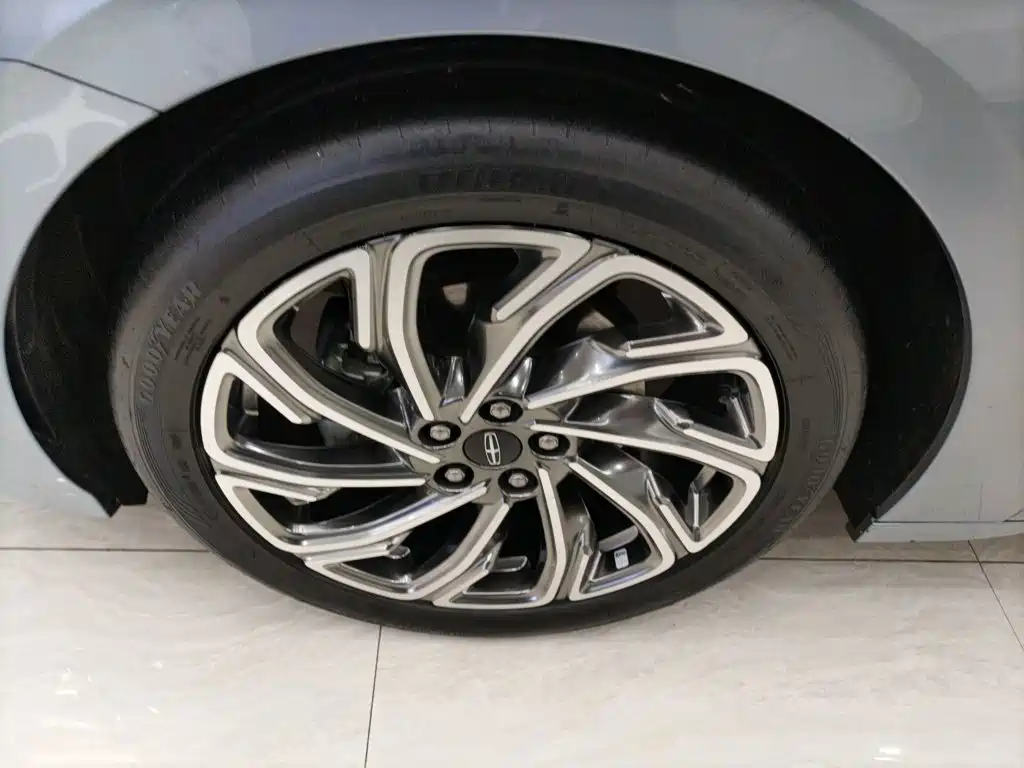 Lincoln Z 2023 2022 Model iEnjoy Luxury Edition