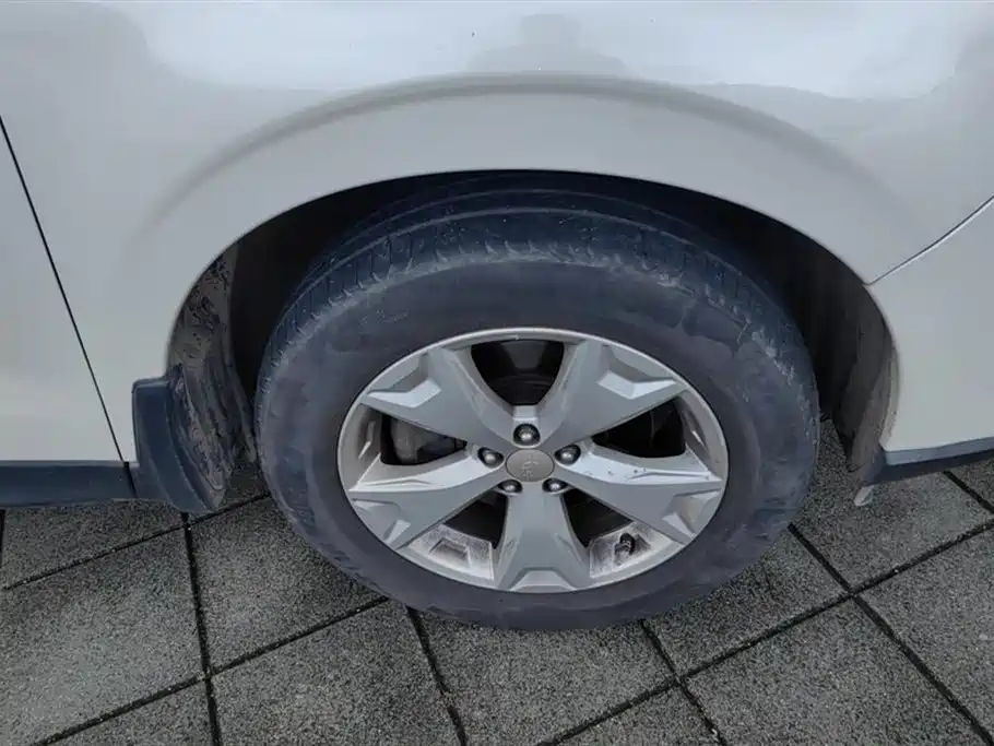 Subaru Forester 2013 2.5i Automatic Luxury Edition фото 6