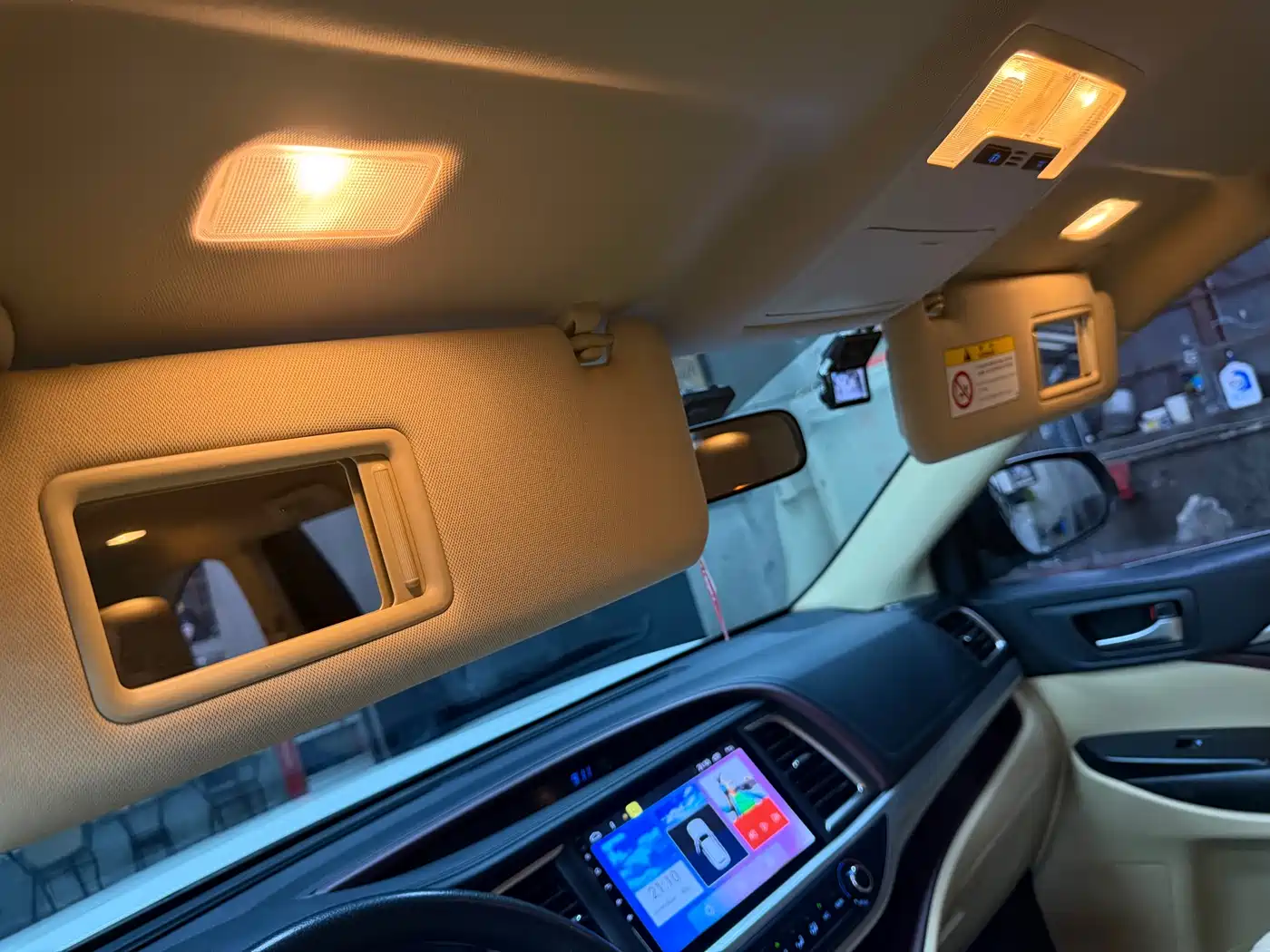 Photo 18 - Toyota Highlander