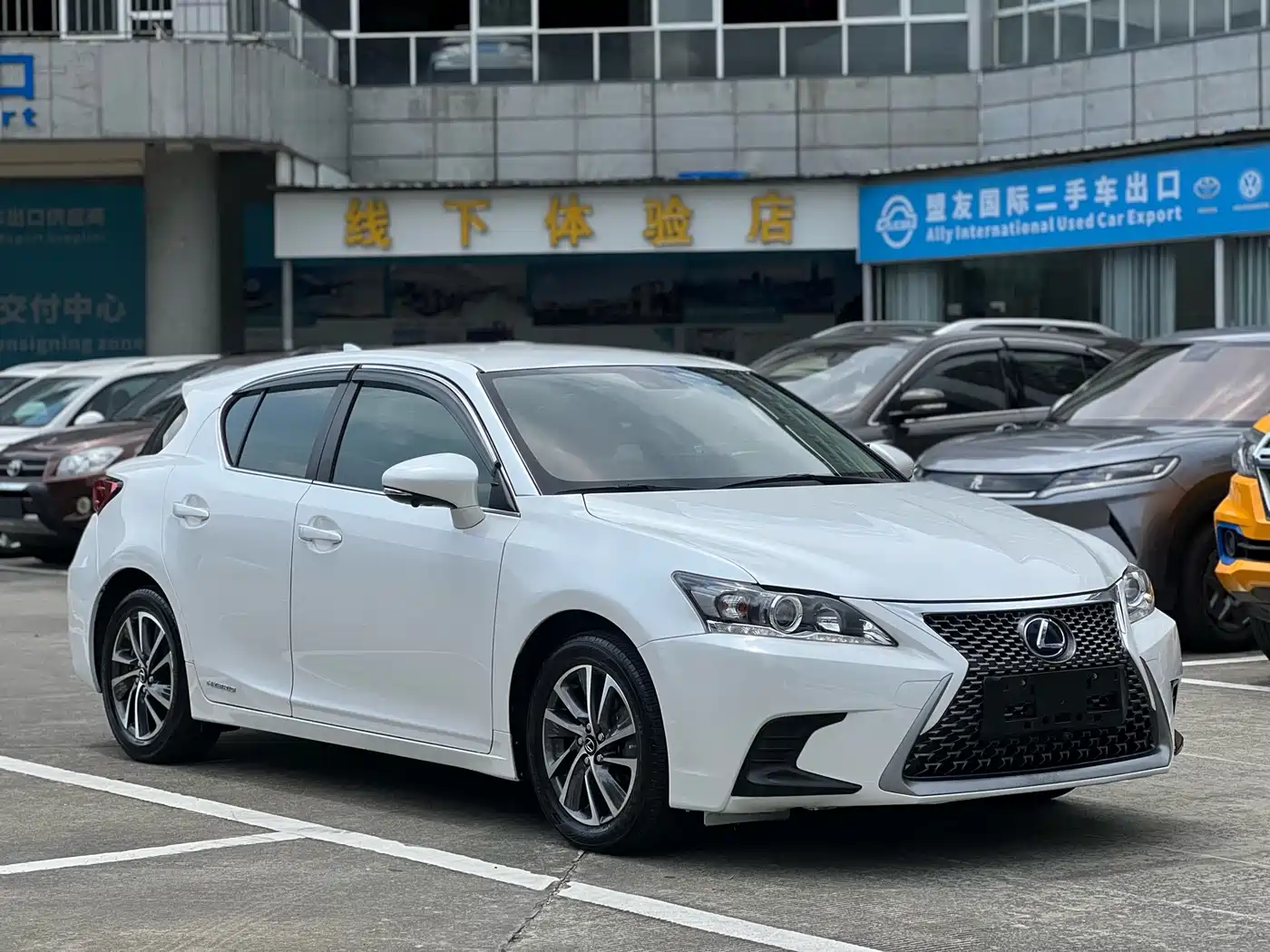 Lexus CT 2020 2017 CT200h Elite Edition Monochrome China V