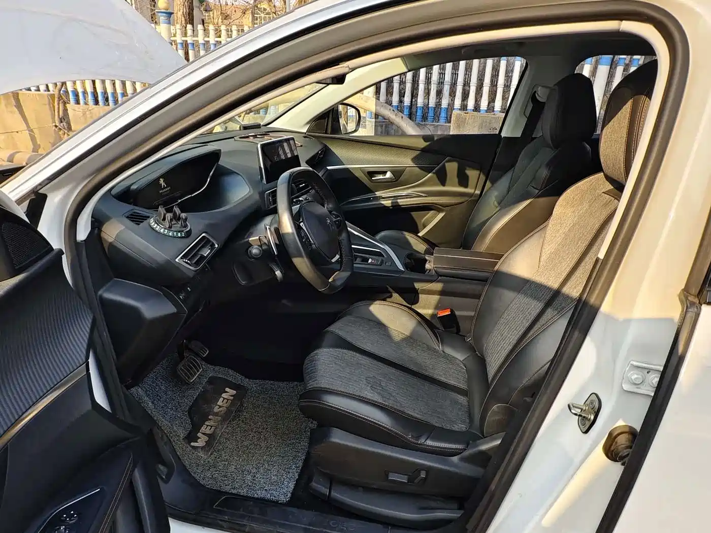 Фото 3 - Peugeot 5008