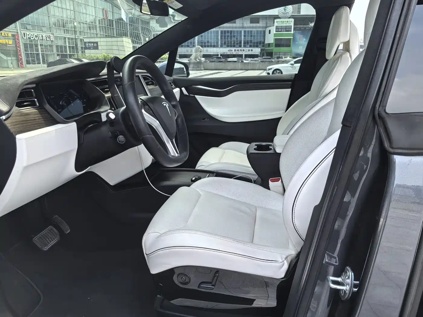 Фото 8 - Tesla Model X
