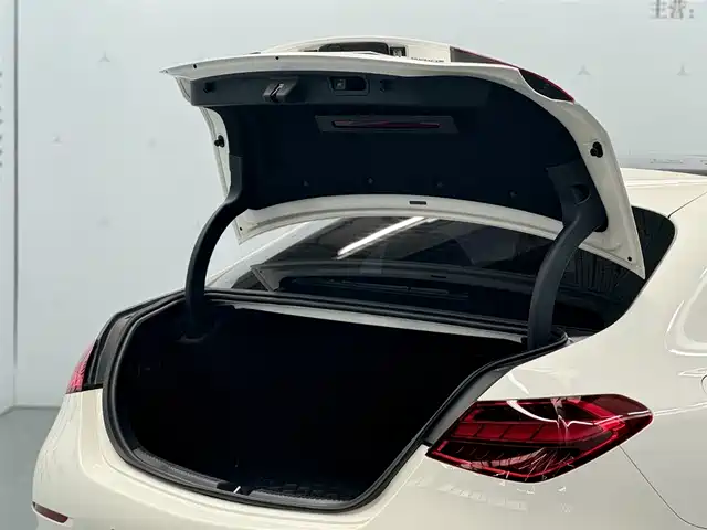 Mercedes-Benz C-Class 2024 Second Facelift C 260 L Sport — фото 3