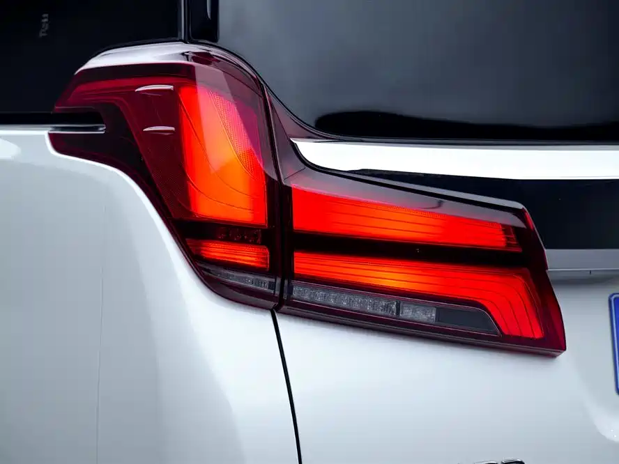 Toyota Alphard 2020 Hybrid 2.5L Premium Edition фото 7