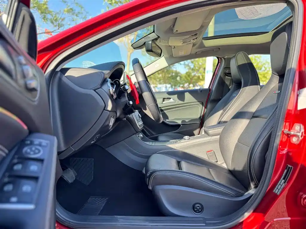 Mercedes-Benz GLA 2018 GLA 220 4MATIC Sport фото 7
