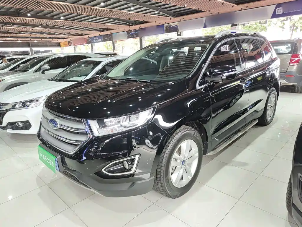 Фото 2 - Ford Edge