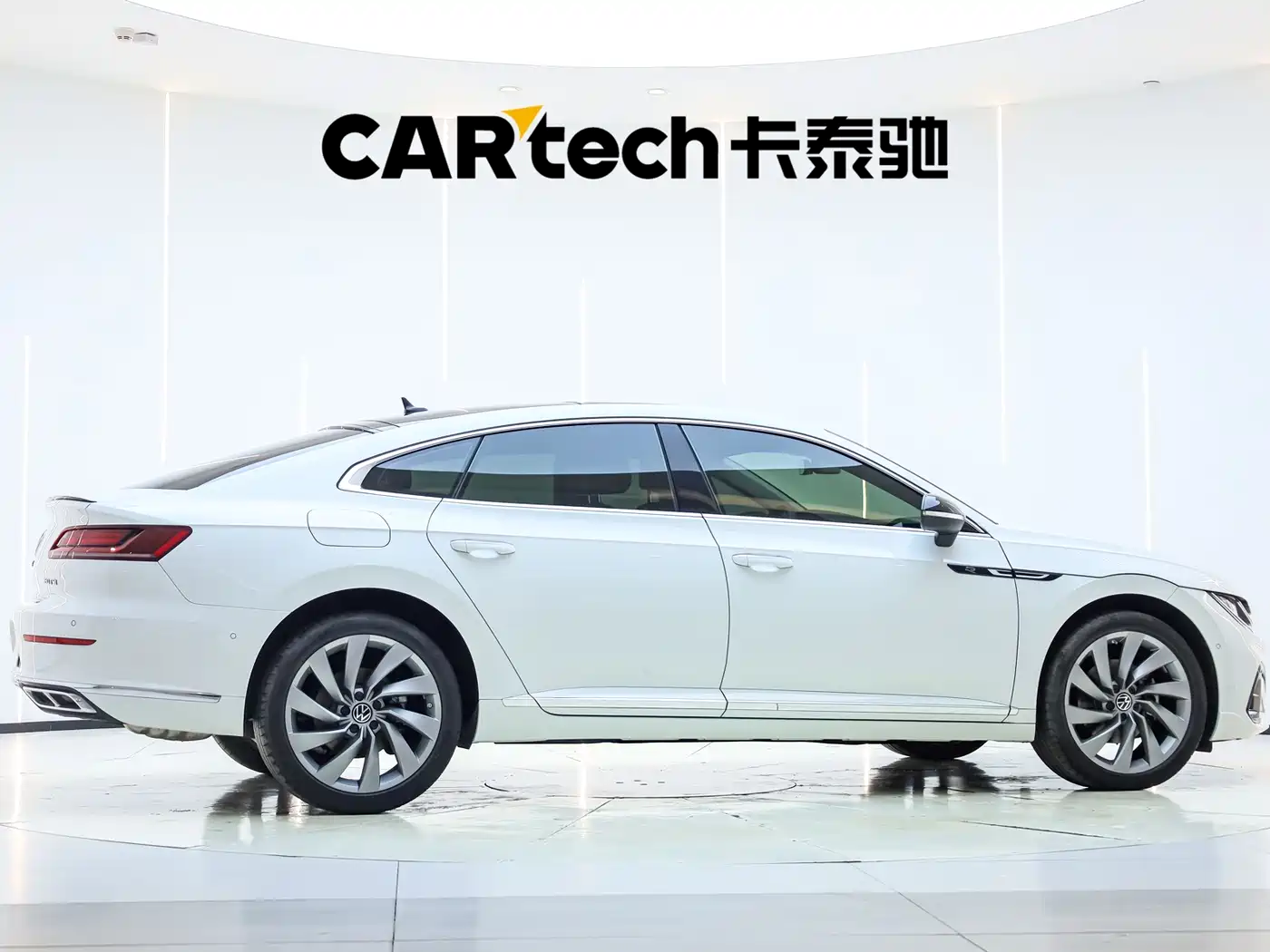 Volkswagen FAW-Volkswagen CC 2023 380TSI Eye-catching Edition фото 6