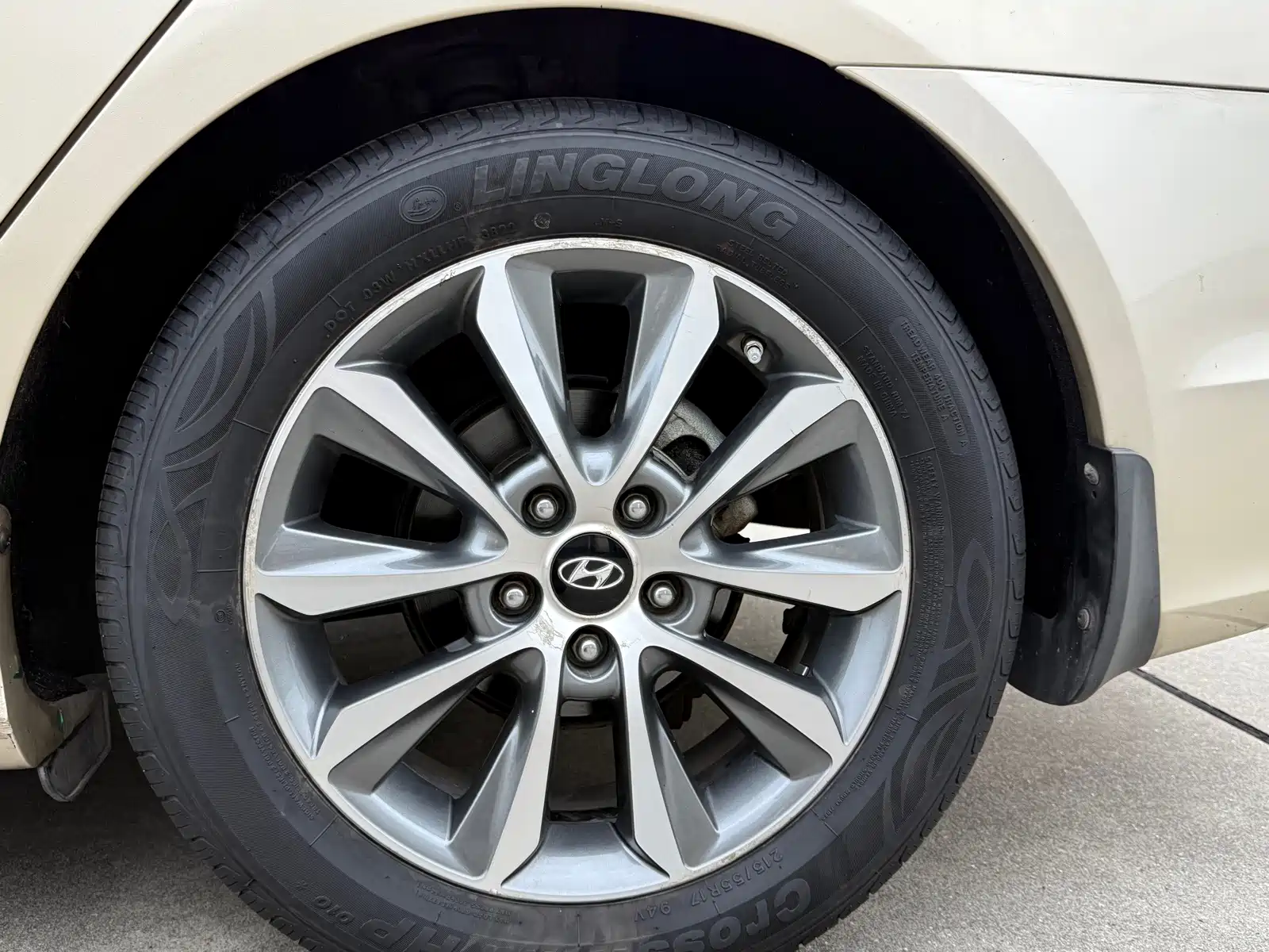 Photo 10 - Hyundai Sonata