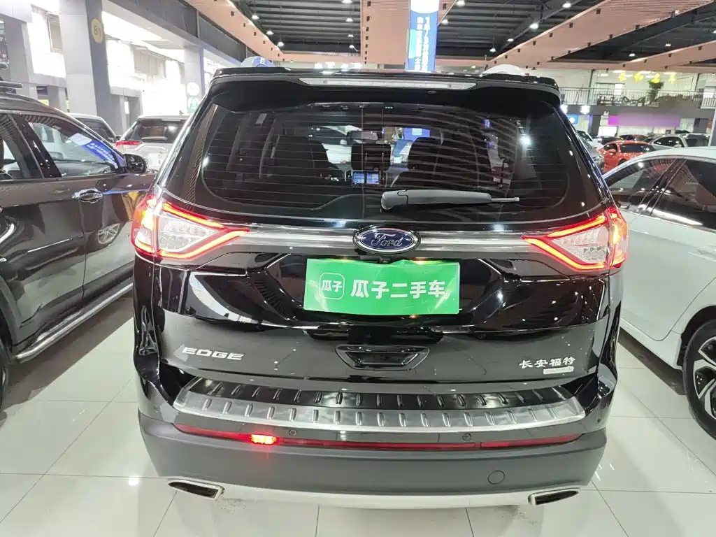 Фото 6 - Ford Edge