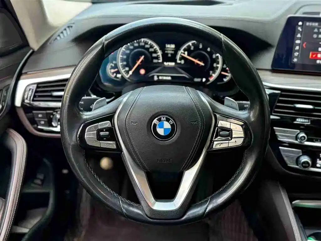 BMW 5 SERIES