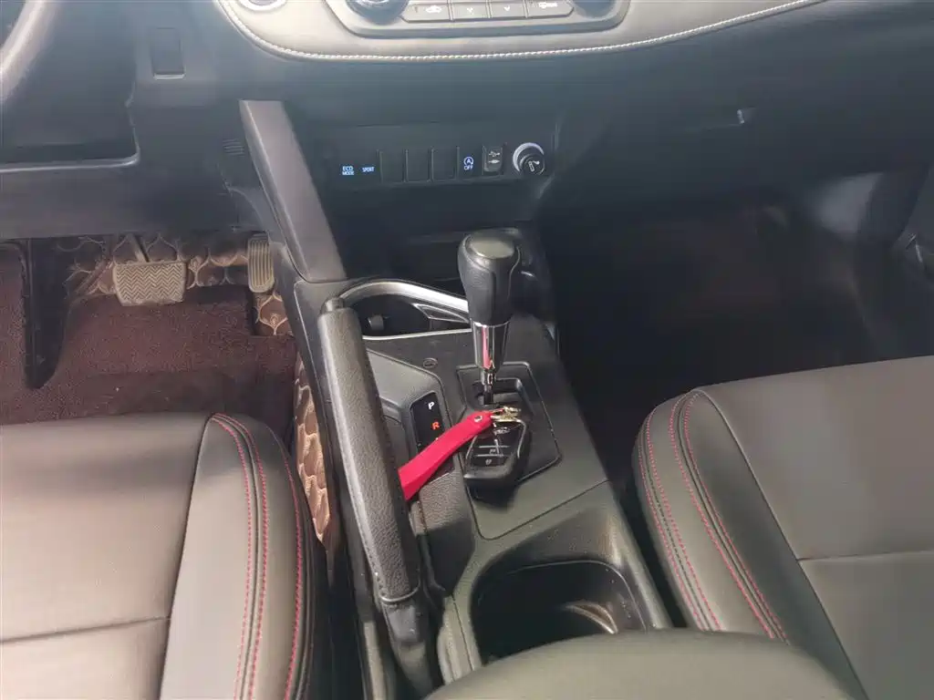Toyota RAV4 Rongfang 2016 2.0L CVT 2WD Trend (China V) фото 14