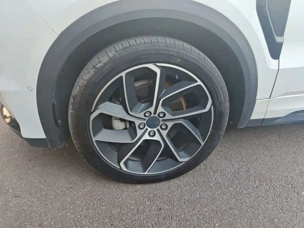 Lynk & Co 05 2022 2022 2.0TD 2WD Shine Halo